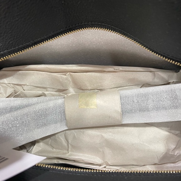 Stuart Weitzman NWT Cheltote Pebble Calf Black Crossbody Messenger Bag 14.5 x 10 - Picture 6 of 11